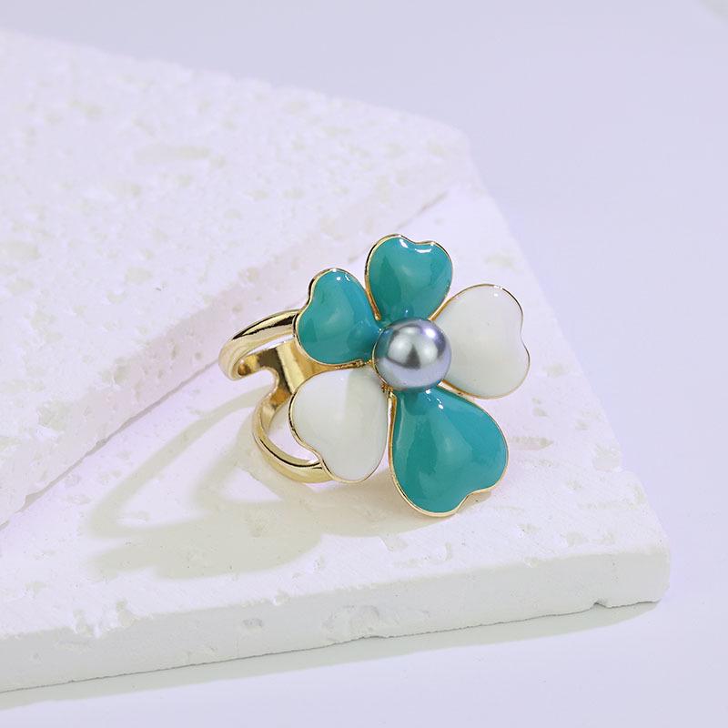 

Роскошная шелковая брошь-зажим для платка: Многофункциональный аксессуар для шарфов и пальто