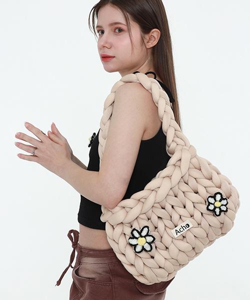Acho Daisy Knitted Pompon Shoulder Bag_Beige