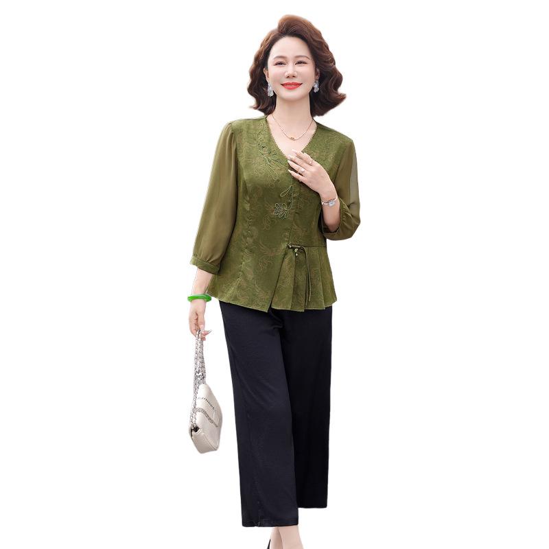 Mom's Summer Outfit: Chinese-Style 3/4 Sleeve Top & Pants Set for Middle-Aged and Elderly Women
