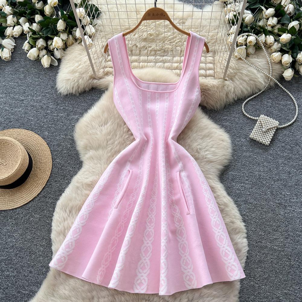 French jacquard sleeveless temperament knitted dress for women's summer commuting waist A-shaped knitted short skirt with pockets
