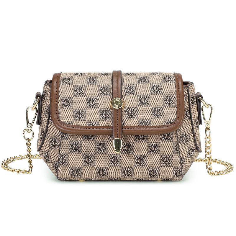 High End Light Luxury One Shoulder Crossbody Bag Popular Printed Letters  Small Square Bag  Fashionable Bag for Women
