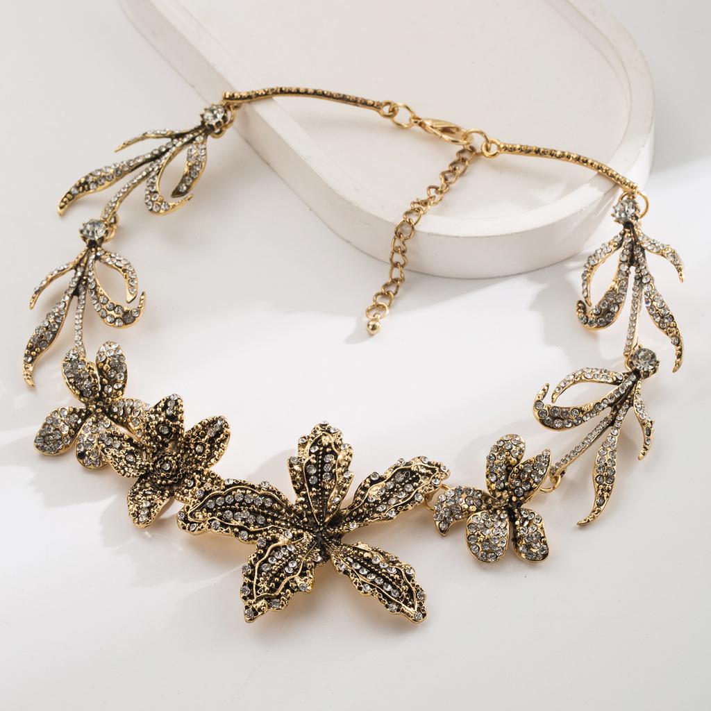 New Style, Highly Distinctive Collar Necklace for Women. Fashionable and Versatile, Suitable for Wedding and Fashion Shows.