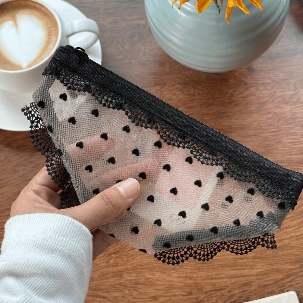 

Creativity Briefs Shape Cosmetic Bag Lace Heart Transparent Makeup Storage Pouch Y2K Mesh Toiletry Bag Storage for Travel