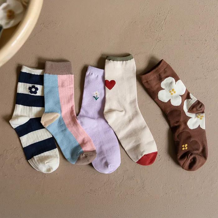 Daily Vintage Women's Socks 5-Piece Set - 06 Fall In Love (Gift Set/Women's Socks) + Free Shopping Bag