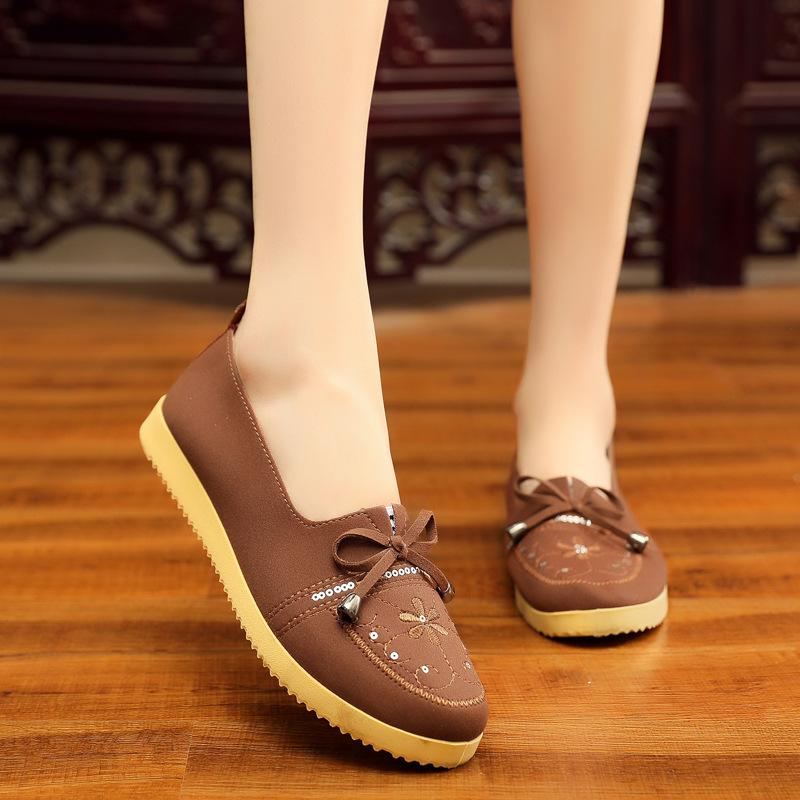 

Весенне-осенние старые пекинские тканевые туфли, с мелким вырезом и на одном педале, обувь для мам среднего и пожилого возраста, женская обувь для внешней торговли, повседневная c 40