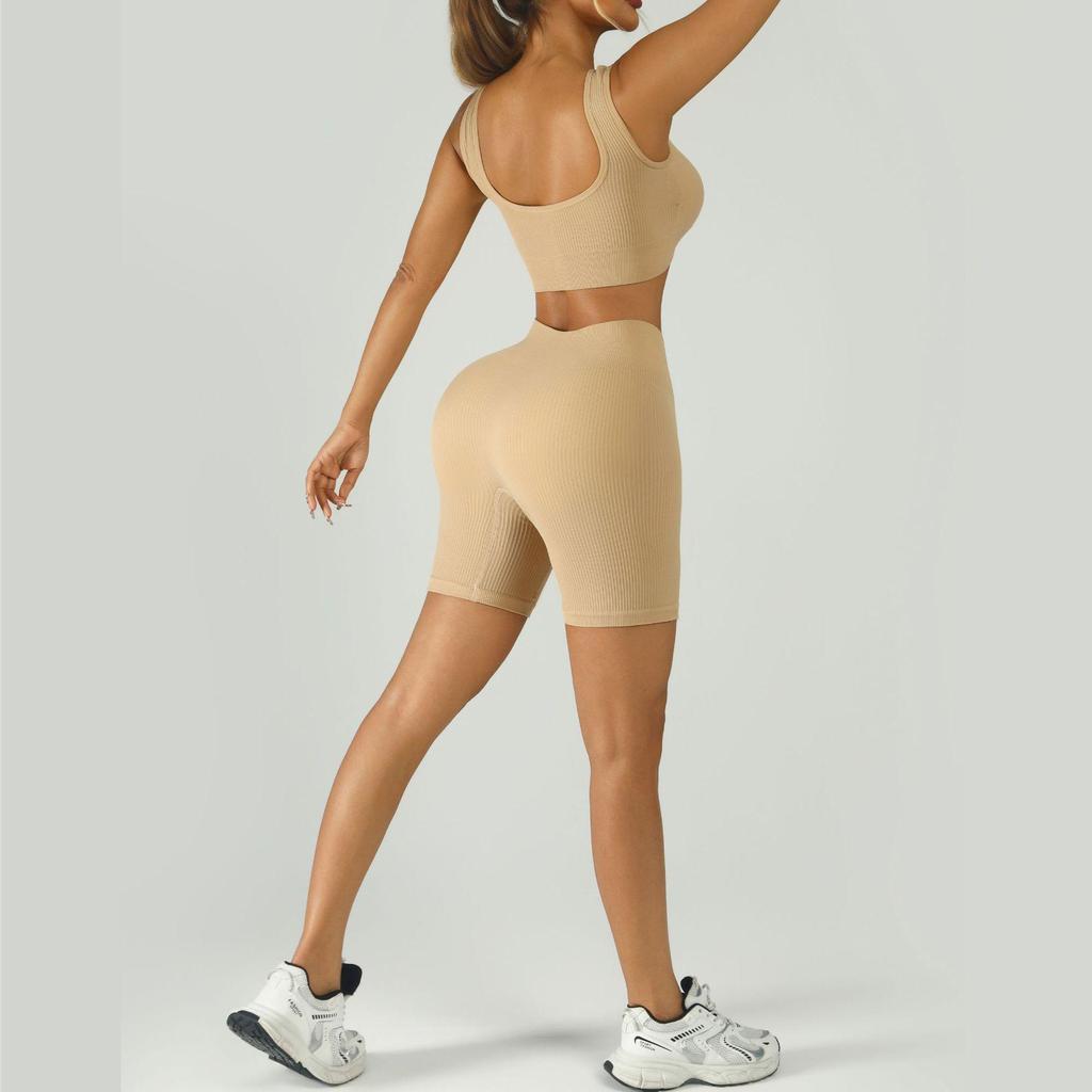 Seamless High-Elastic Yoga Set: Square Neck Vest & Peach-Contour Shorts