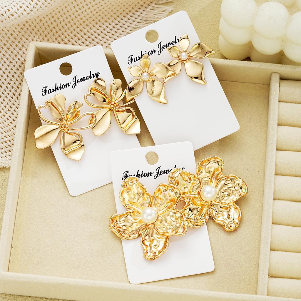 6Pcs/Set Gold Color Flower Pearl Stud Earrings for Women Exaggerated Temperament Earrings Sets Fashion Party Jewelry Accessories