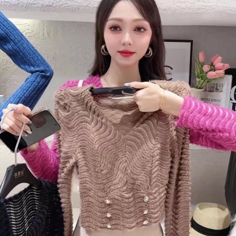 Korean Style V-Neck Long Sleeve Solid Knit Top – Autumn 2025 Women's Slimming Fashion.