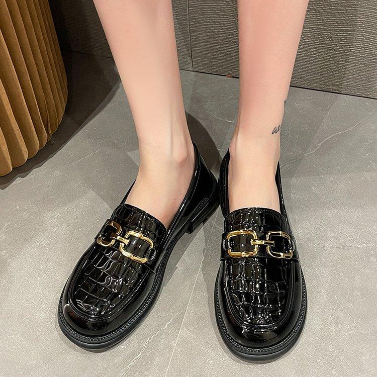 

С юбками, небольшими кожаными туфлями, женским нишевым дизайном, британским стилем 2025 года, универсальные однопедальные мокасины на плоской подошве. 40