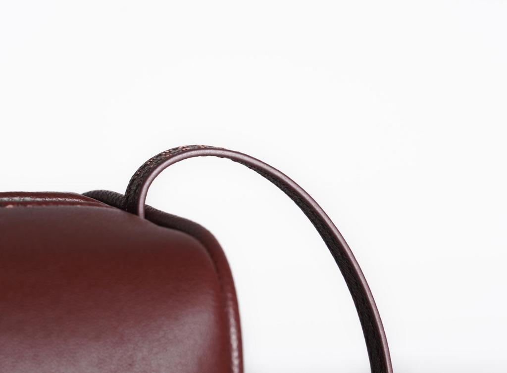 Genuine Leather Cylinder Pen Holder & Shoulder Bag, Women's 2026 Niche Style, First Layer Cowhide, Cross-Body, Commuter Essential.