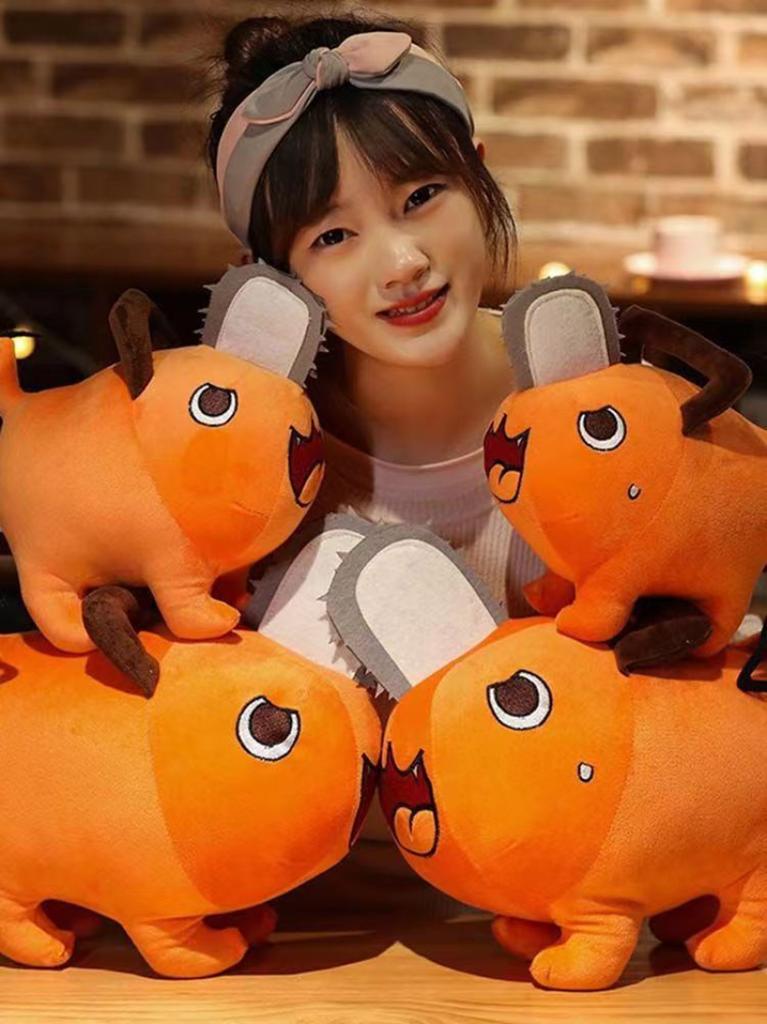 25-40cm Chainsaw Man Pochita Peluche Morbido Kawaii Anime Peluche Bambola Cuscino per Divano Decorazione Stanza Regalo di Compleanno
