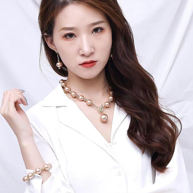 Women Red Bead Gold Tone Pendant Jewelry Set Necklace Earrings Bracelet
