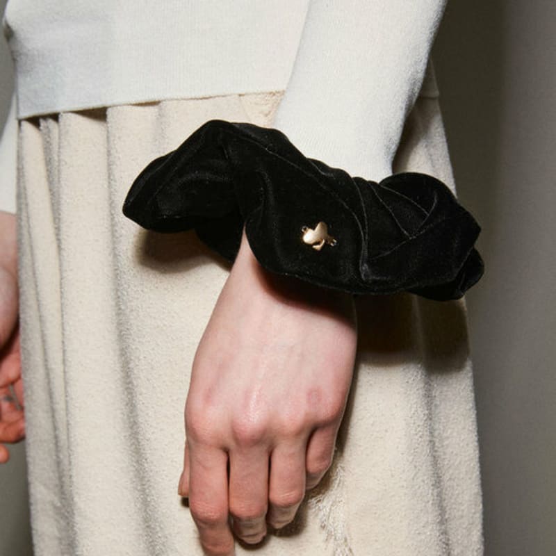 

SPARKLING PIECE SP CLASSIC VELVET SCRUCHIE-black black