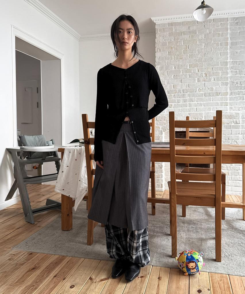 Daiaegeuneol Low Rise Midi Skirt (Grey)