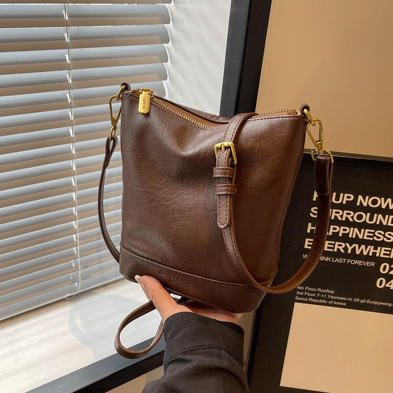 Casual Bag New Versatile Shoulder Bag Fashion Messenger Bag Women