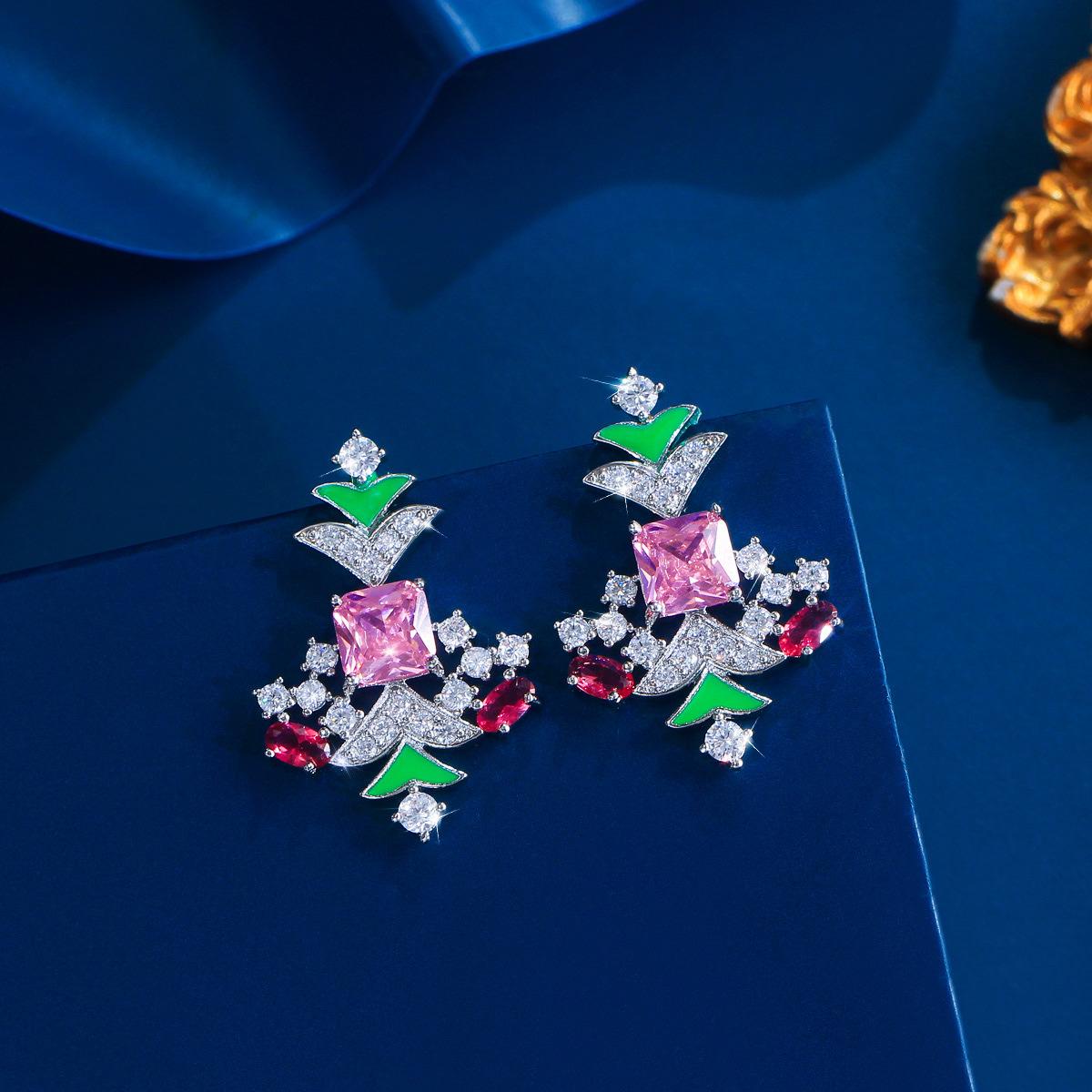 

Retro Light Luxury Zircon Inlaid Stud Earrings Women S Silver Needle High-End Temperament Celebrity Style Earrings