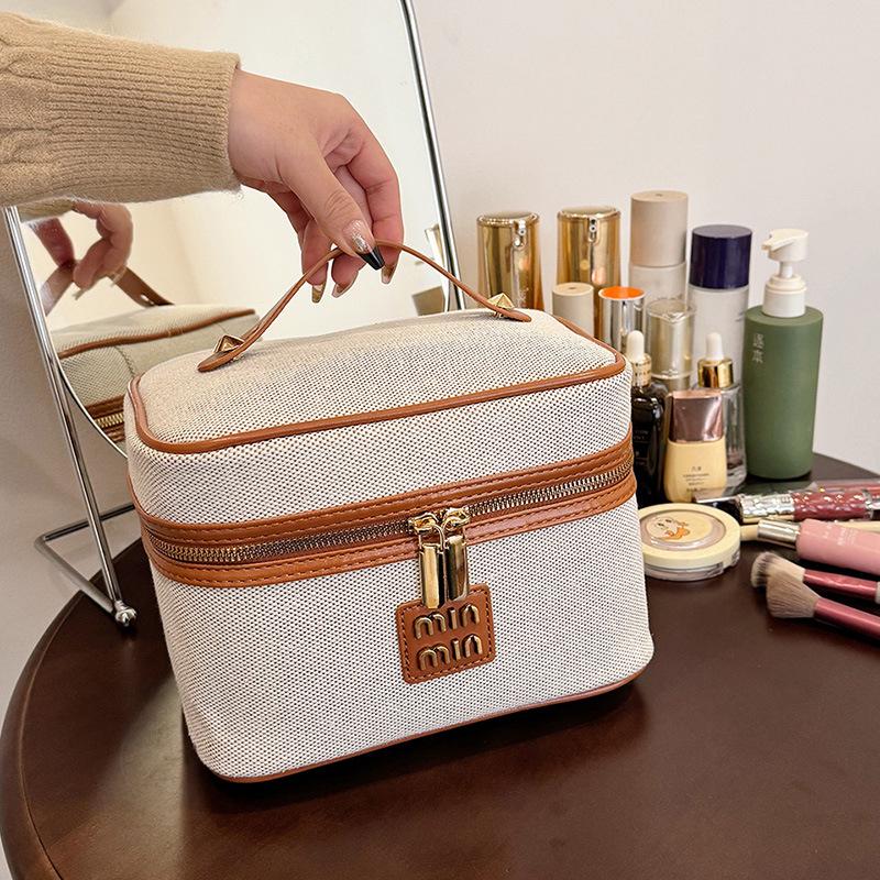 

Модная косметичка-органайзер большой вместимости с металлической этикеткой, 2024 коричневый