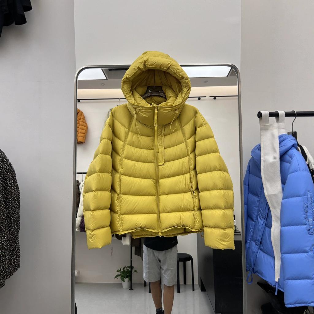 Autumn and winter new light and thin hooded down jacket women's short slim white duck down jacket fashionable and versatile