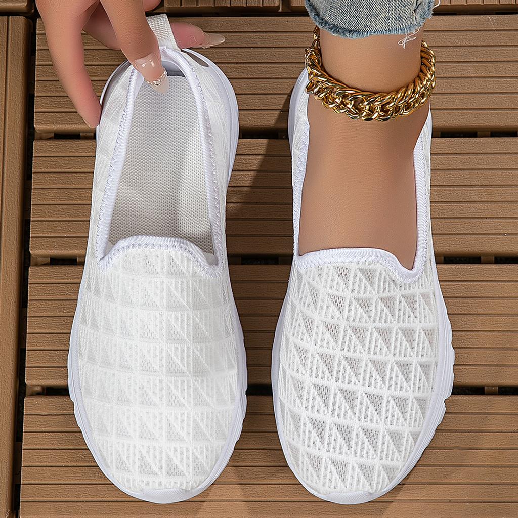 Sommer Europäische und amerikanische einfarbige Freizeitschuhe flache Schuhe atmungsaktiv und leicht große Größe Mutter fliegende gewebte Schuhe