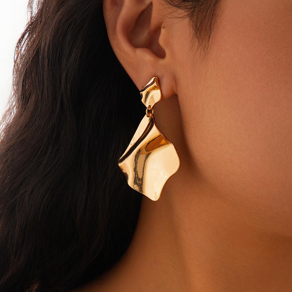 Ingemark Vintage Irregular Pleated Metal Drop Earring for Women Fashion Statement Goth Gold Color Piercing Earrings Zircon Gift