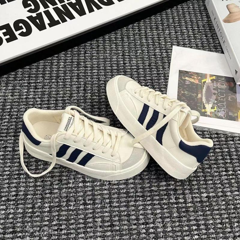 In the Autumn of 2025, the Korean Version of the Genuine Popular White Shoes Women's Niche New Soft Baseplate Shoes Low-top Casual Women's Shoes