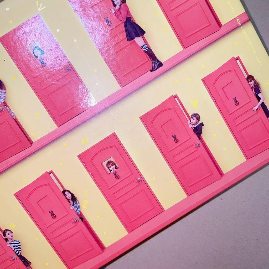 [USED] TWICE knock knock Sana