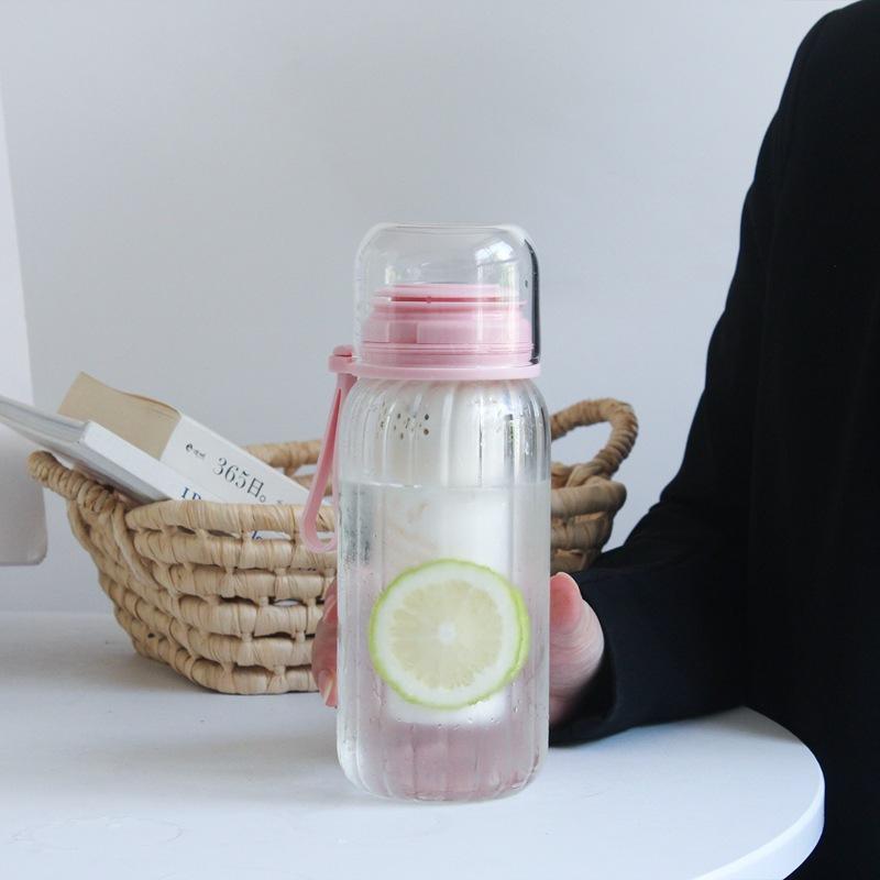 

Прозрачные стеклянные бутылки для питья розовый