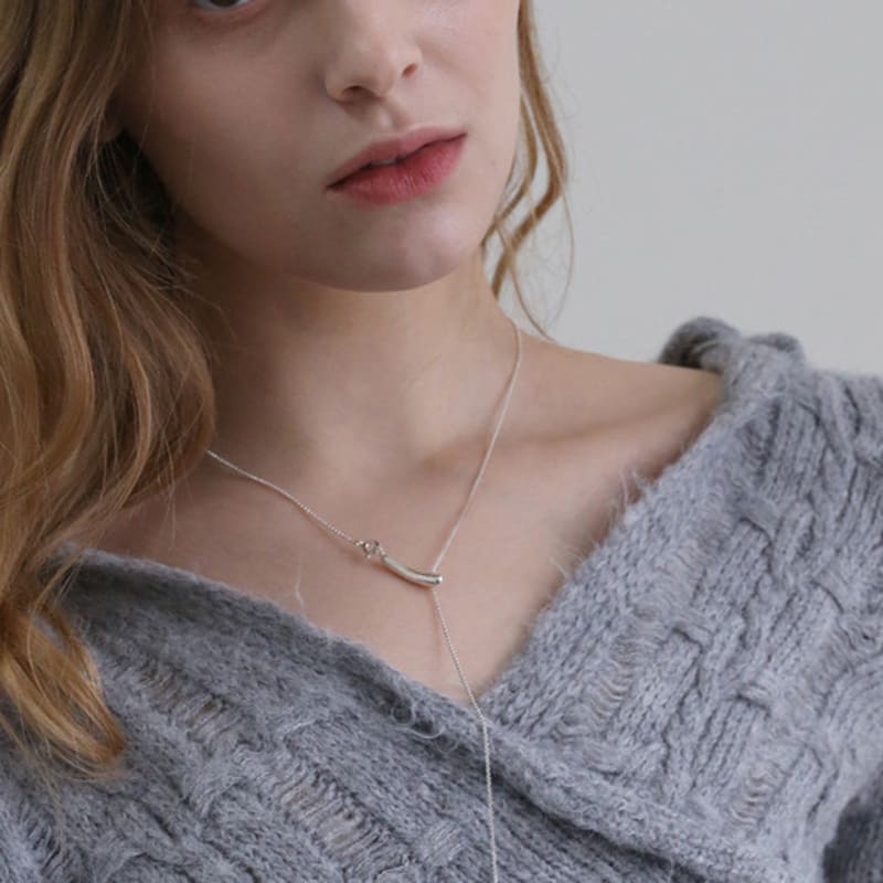 REINDEER GENTLE STONE NECKLACE 10