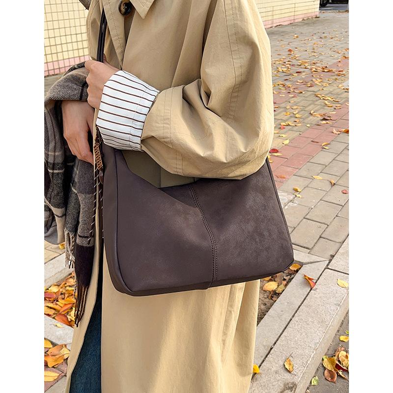 2025 new student class retro solid color bag women's fashion casual shoulder crossbody large-capacity commuter bag