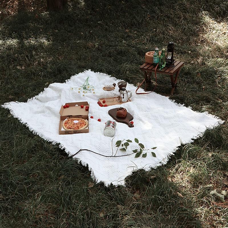 

White Sofa Blankets Outdoor Travel Camping Picnic Mat Portable Air Conditioning Blanket with Tassel Bed Cover Home Decoration 90X90cm