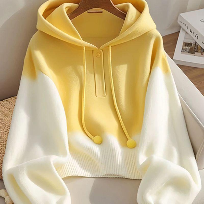 Elegant Gradient Hooded Pullover: A Cozy, Stylish, and Versatile Sweater for Autumn & Winter.