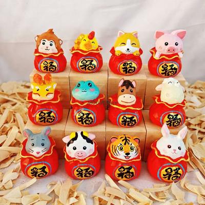Zwölf Chinesische Tierkreiszeichen Handgeschnitzte Holz Glücksbringer Niedliche Cartoon-Figuren Raumdekorationszubehör für Freund Paar