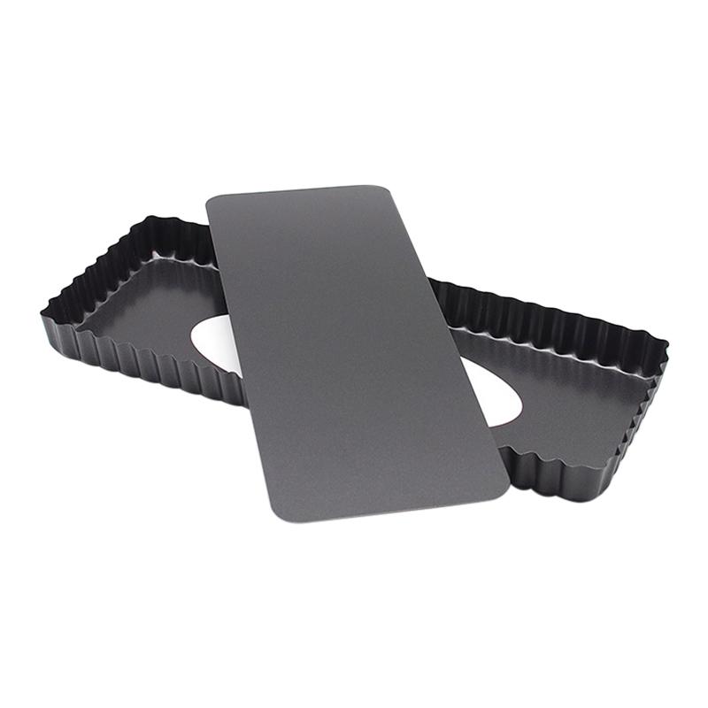 14-Inch Fluted Rectangular Cake Pan