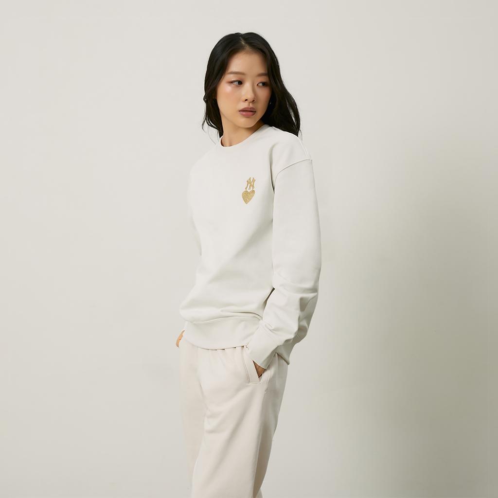 New MLB New York Yankees Heart Collection 24FW Early Autumn Pullover Crew Neck Sweatshirt Unisex Cream 3AMTH9144-50CRS