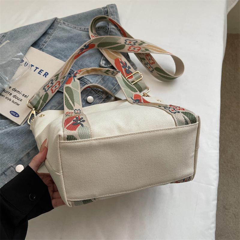 Floral Pattern Tote Bag for Women Stylish Shoulder Bag with Adjustable Strap Large Capacity Daily Use Bag