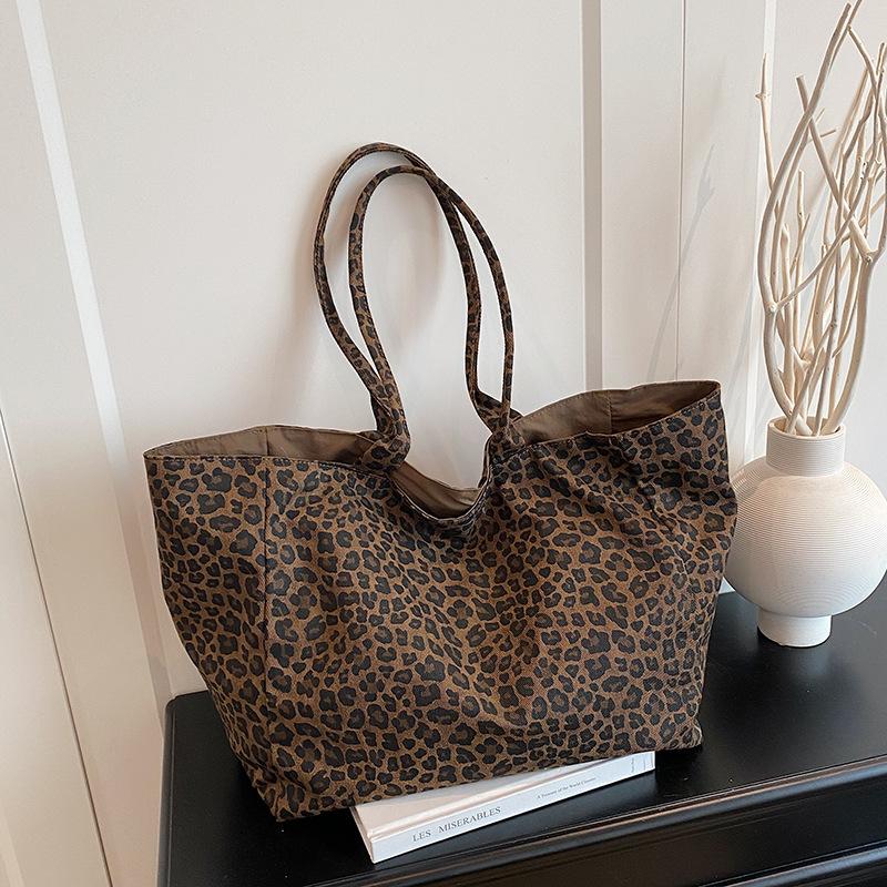 

New Fashi Leopard Print Nyl Tote Bag Versatile Commute Women Handbag Underarm Bag Daily Use Shoulder Bag кофейный