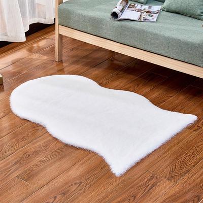 Unregelmäßiger Langflor-Plüsch-Sofa-Kissen-Teppich - Kunst-Kaninchenfell für Wohnzimmer, Couchtisch, Schlafzimmer oder Nachttisch.