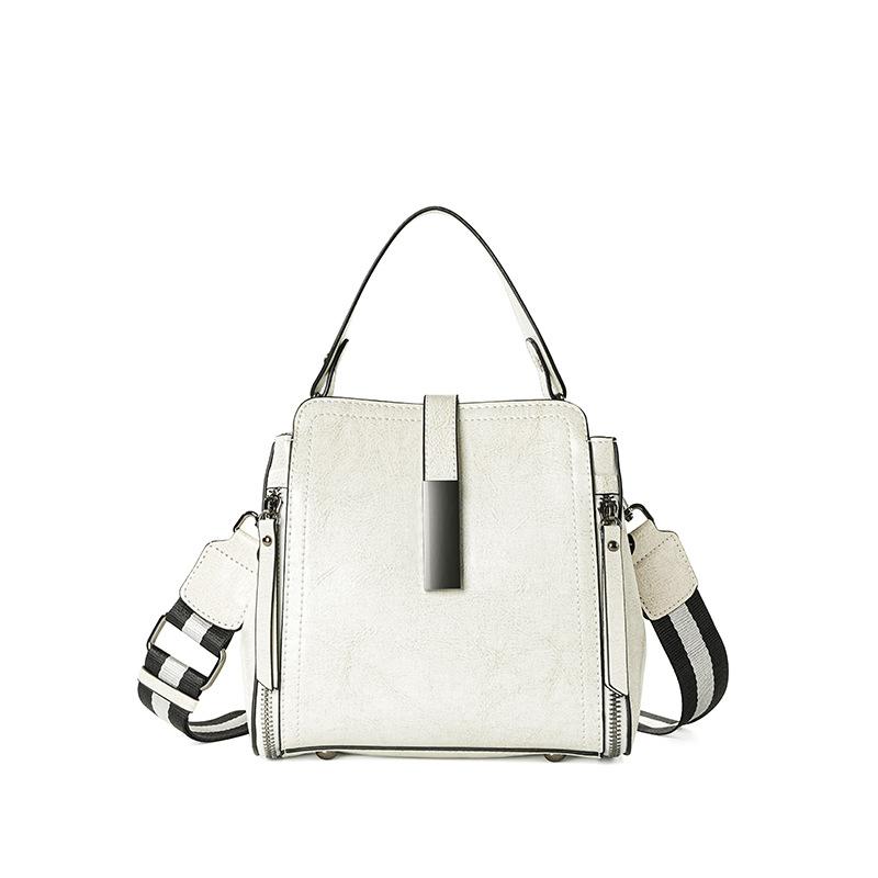 

Кроссбоди новая женская женская сумка через плечо из простой кожи большой вместимости нишевая высококлассная женская офисная сумочка