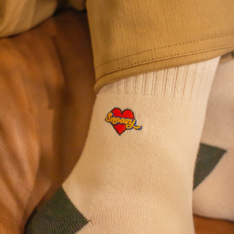SNOOZY Snoozy Dog Logo Embroidered Socks (Beige Khaki)