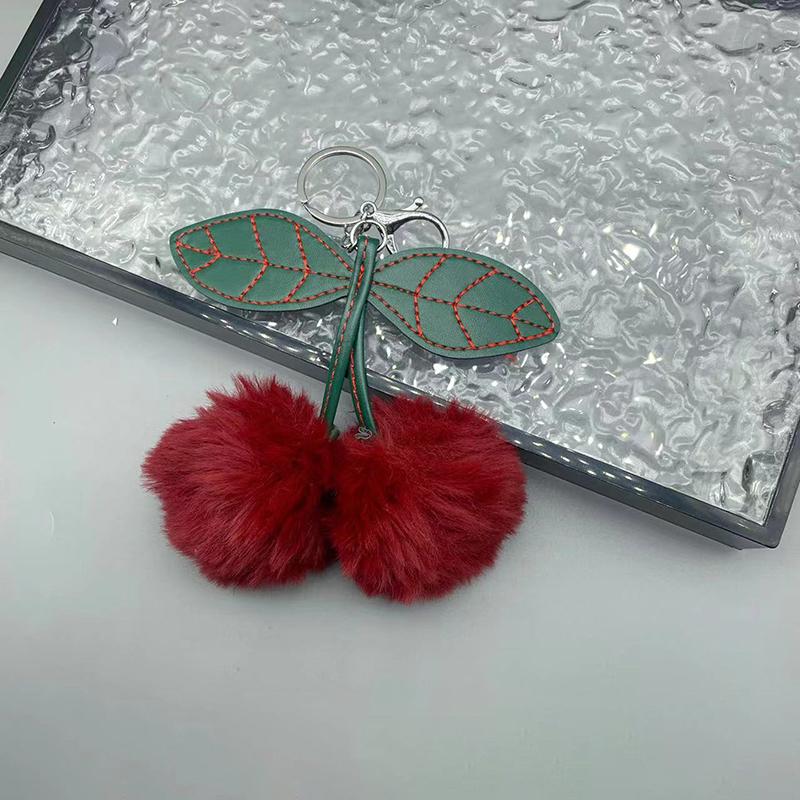 

Плюшевые брелоки с вишней для женщин, девочек, пушистый меховой помпон, брелоки с листиком, брелок, подвеска для сумки, подарки красный