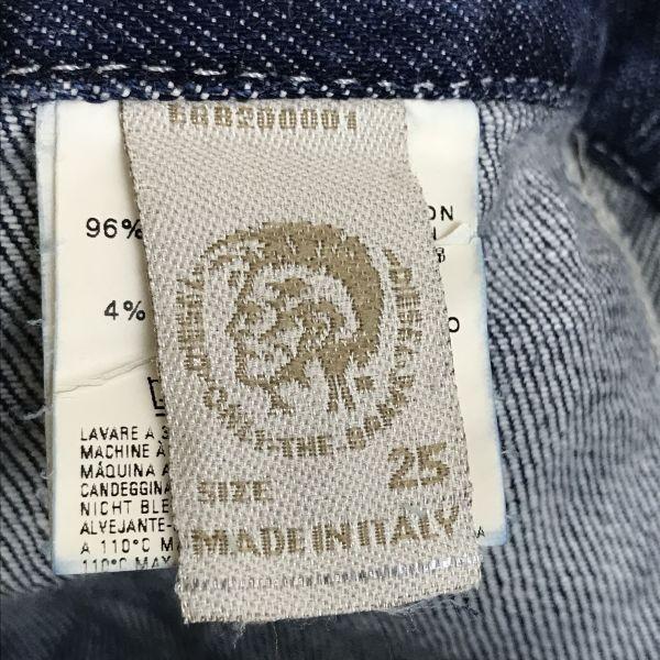 Vyrobeno v Itálii DIESEL HUSHD.S. Dámské modré džínové kalhoty bootcut s distressed úpravou W25-L30 cBH565(POUŽITÝ)