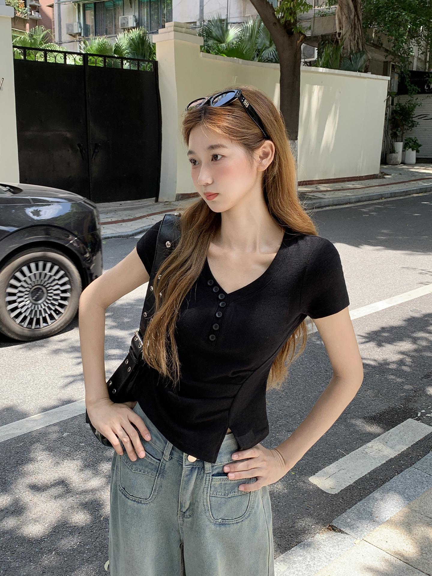 

Pure desire irregular hem V-neck front shoulder short-sleeved T-shirt women s summer new niche unique and beautiful top S чёрный