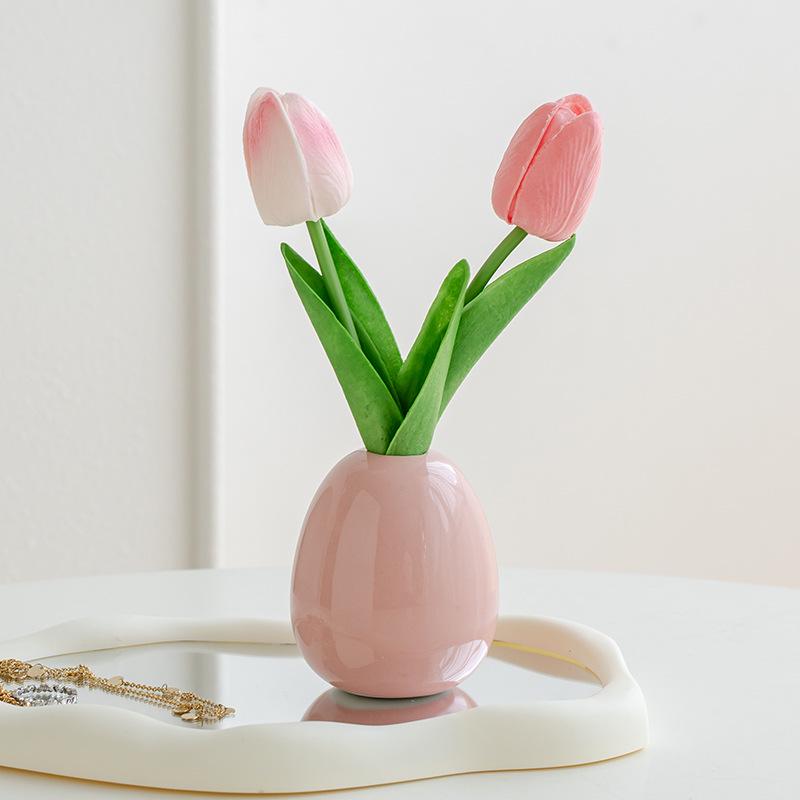 Small Daisy Artificial Flower in Cream Ceramic Vase - Ins Style Tulip for Living Room or Bedroom Decoration.