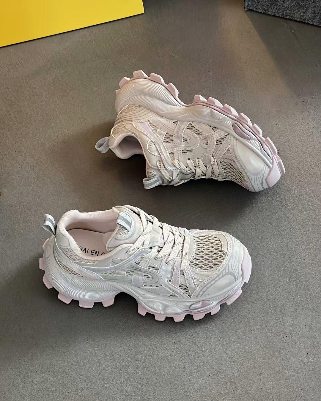 

Женские кожаные кроссовки-папы 2025 весна новые на толстой подошве увеличивающие рост ремешки универсальная дышащая сетка повседневная спортивная женская обувь 40