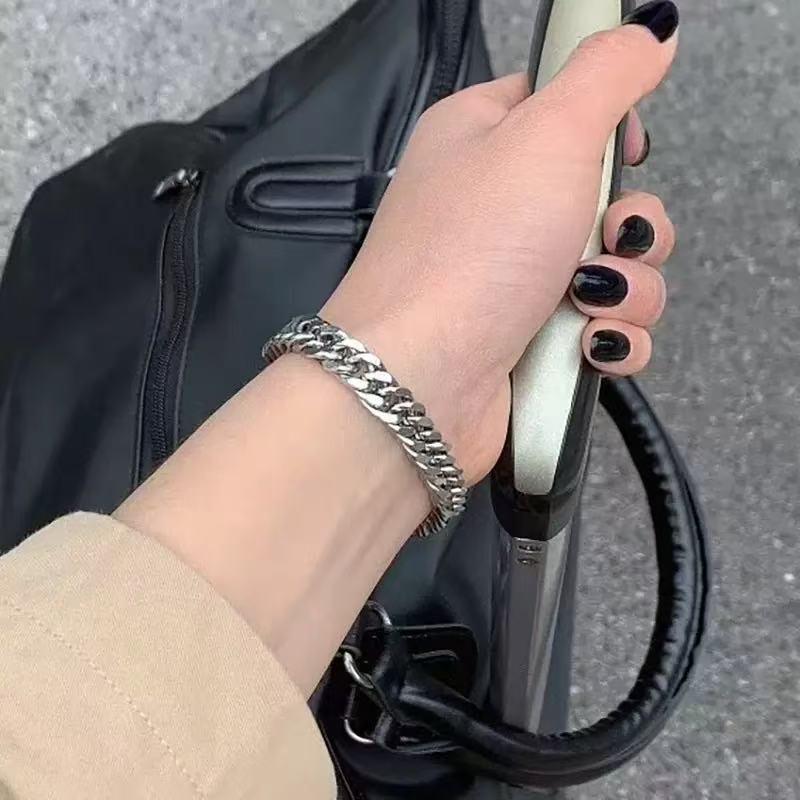 Koreanisches Trend-Titanstahlarmband: Unisex Hip-Hop-Stil, Schlichte Persönlichkeit für Studenten und Paare