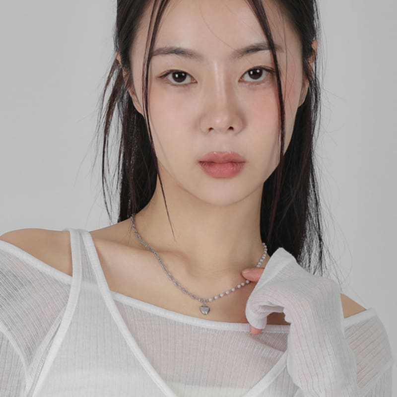 URBANIA Pearl Heart Chain Half-Half Necklace DDA0052