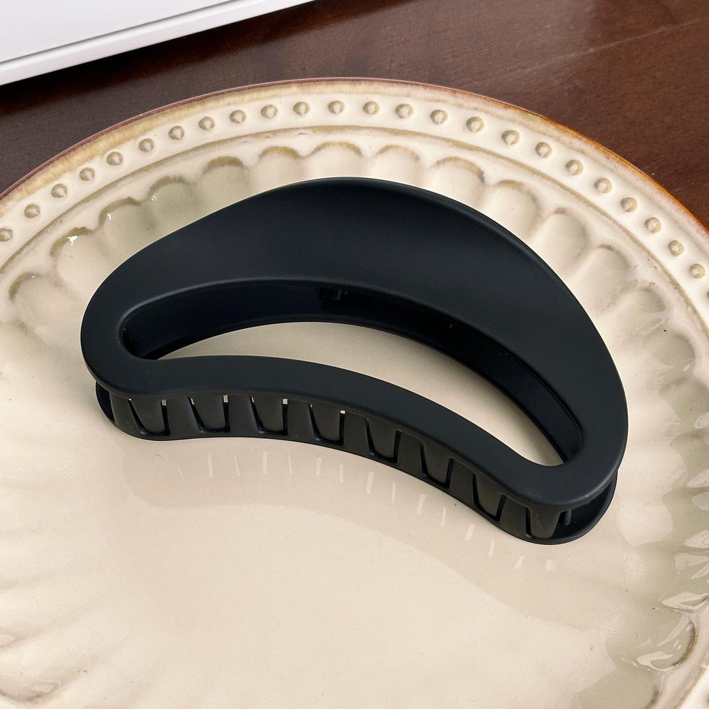 Retro Stylish 12cm Hollow Moon Hair Clip For Sophisticated Looks Everyday