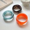 Verlaufendes halbtransparentes Harzarmband – Modisches breites rundes Armband für Damen, farbecht