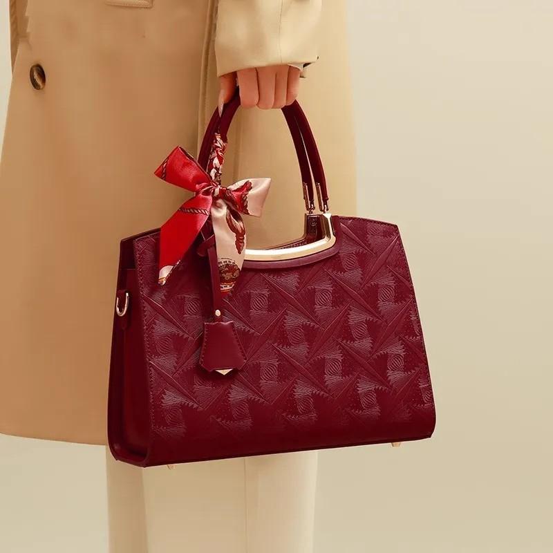 

Women s Large Capacity Portable One Shoulder Crossbody Fashion Versatile 2025 New New Atmospheric Women s Bag