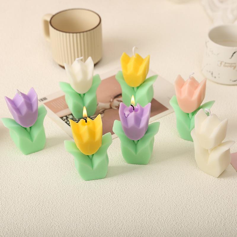 Tulip Scented Candle Gift for Teacher's Day - Fragrant Flower-Shaped Wax Party Favor